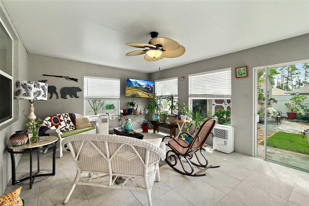 For Sale: $478,000 (4 beds, 2 baths, 2525 Square Feet)