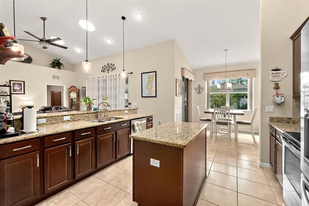 For Sale: $478,000 (4 beds, 2 baths, 2525 Square Feet)