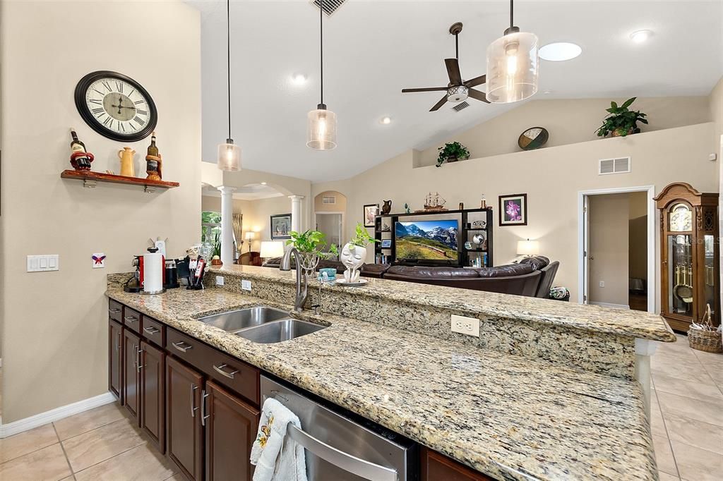 For Sale: $478,000 (4 beds, 2 baths, 2525 Square Feet)