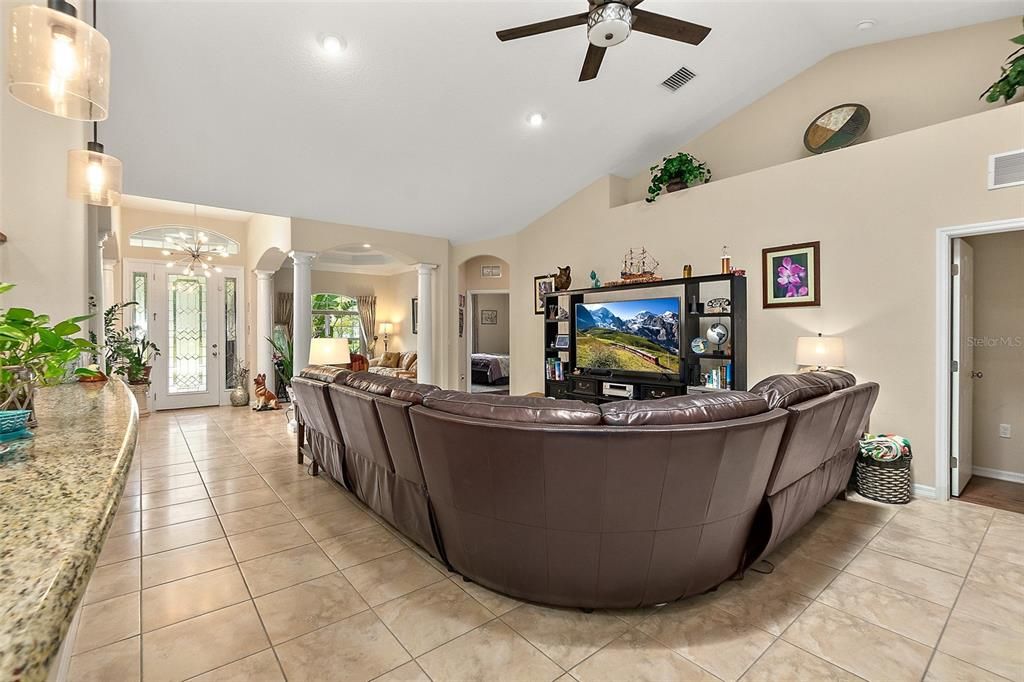 For Sale: $478,000 (4 beds, 2 baths, 2525 Square Feet)