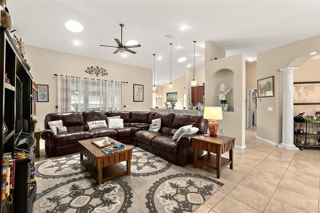 For Sale: $478,000 (4 beds, 2 baths, 2525 Square Feet)