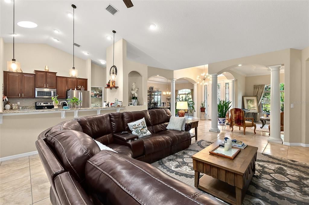 For Sale: $478,000 (4 beds, 2 baths, 2525 Square Feet)