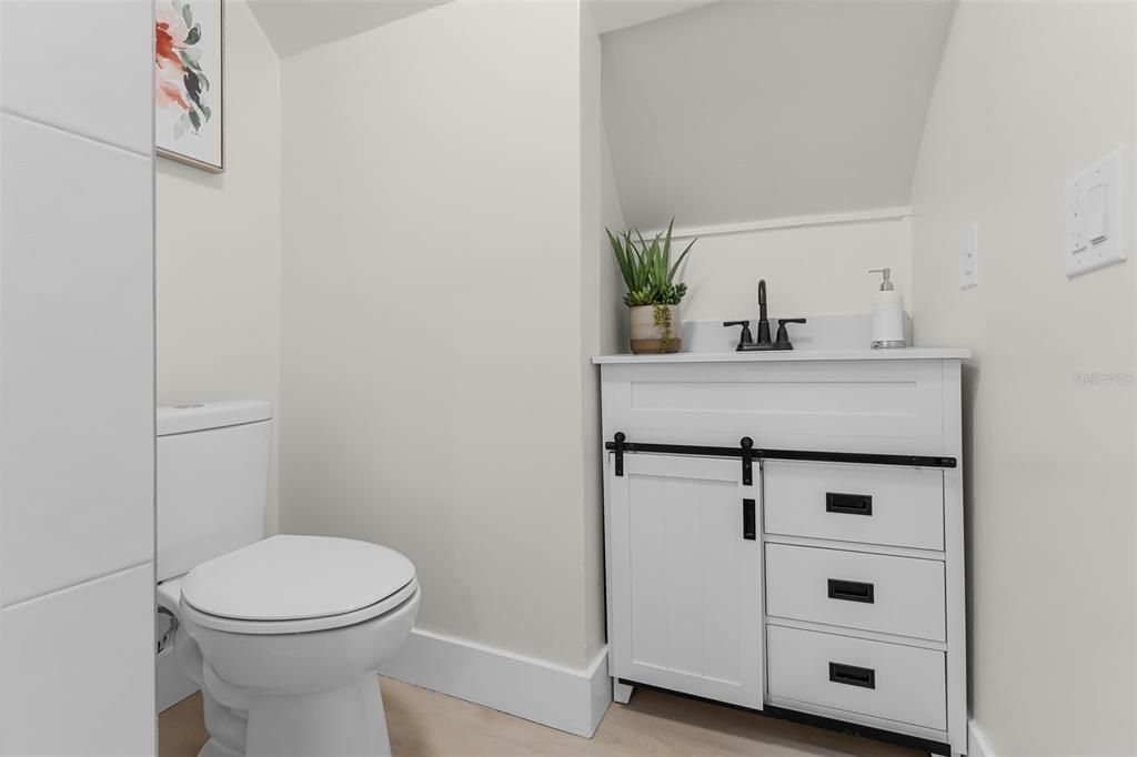 Active With Contract: $289,000 (3 beds, 2 baths, 1564 Square Feet)