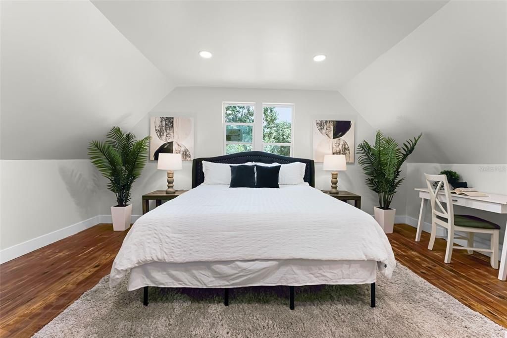 Active With Contract: $289,000 (3 beds, 2 baths, 1564 Square Feet)