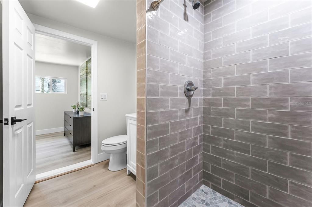 Active With Contract: $289,000 (3 beds, 2 baths, 1564 Square Feet)