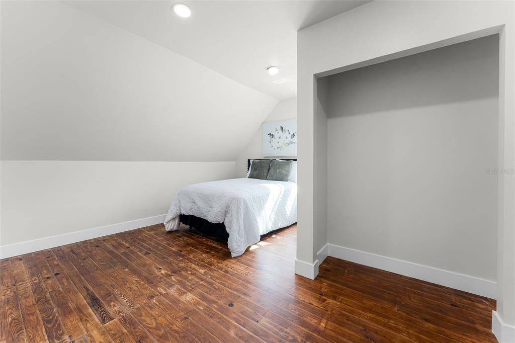 Active With Contract: $289,000 (3 beds, 2 baths, 1564 Square Feet)