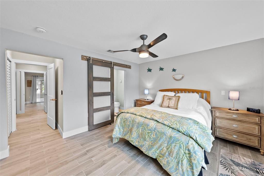 合同活跃: $1,400,000 (3 贝兹, 3 浴室, 2486 平方英尺)