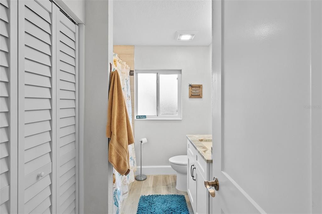 合同活跃: $1,400,000 (3 贝兹, 3 浴室, 2486 平方英尺)