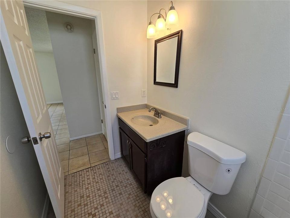 For Rent: $1,350 (2 beds, 1 baths, 785 Square Feet)
