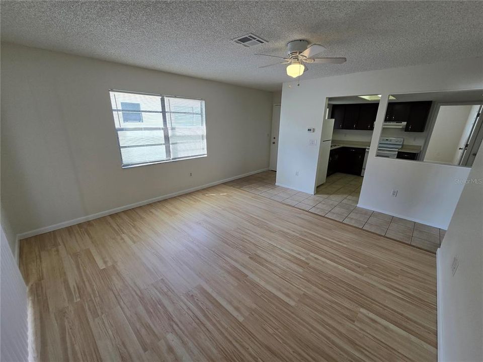 For Rent: $1,350 (2 beds, 1 baths, 785 Square Feet)