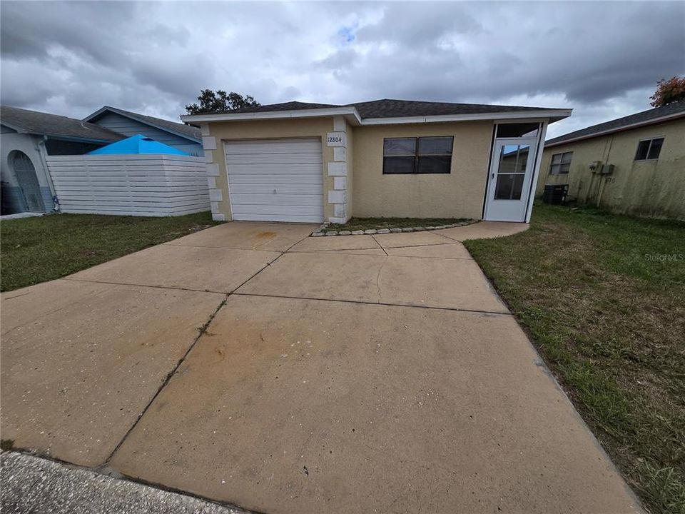 For Rent: $1,350 (2 beds, 1 baths, 785 Square Feet)