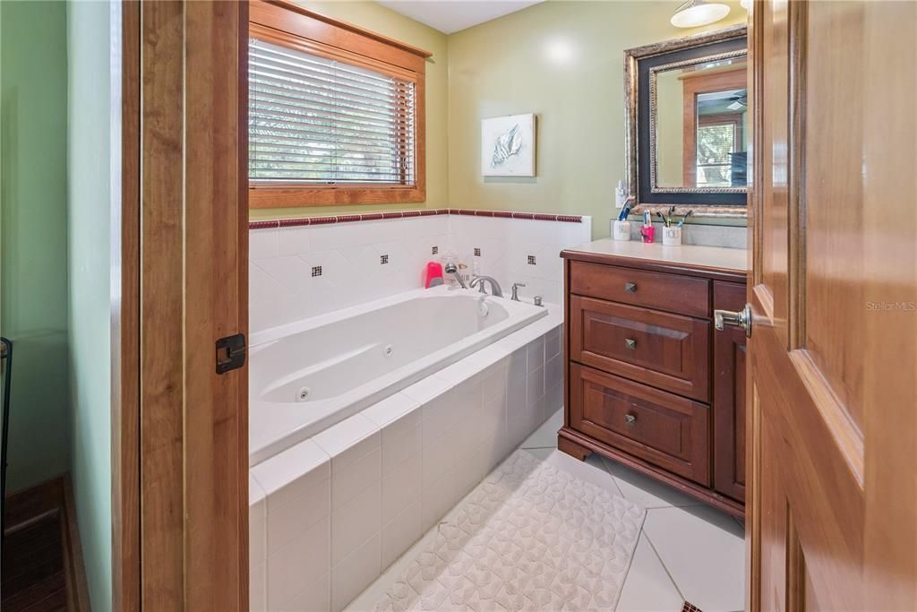 En Venta: $725,000 (2 camas, 2 baños, 1592 Pies cuadrados)