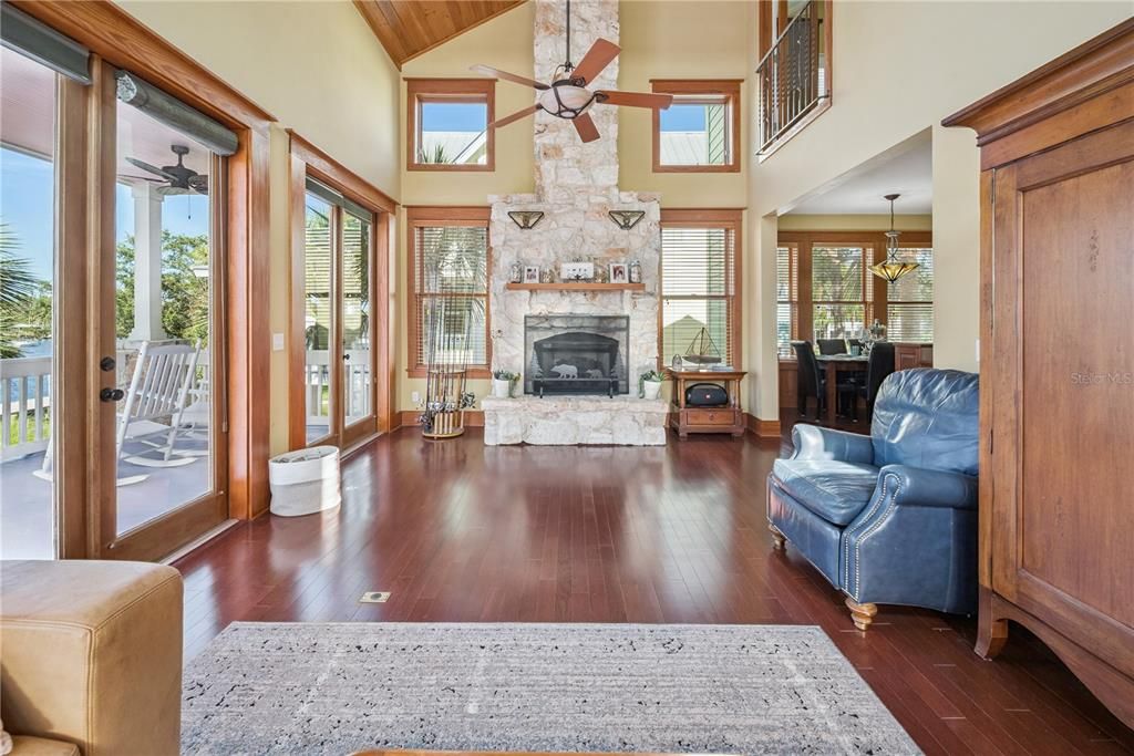 En Venta: $725,000 (2 camas, 2 baños, 1592 Pies cuadrados)