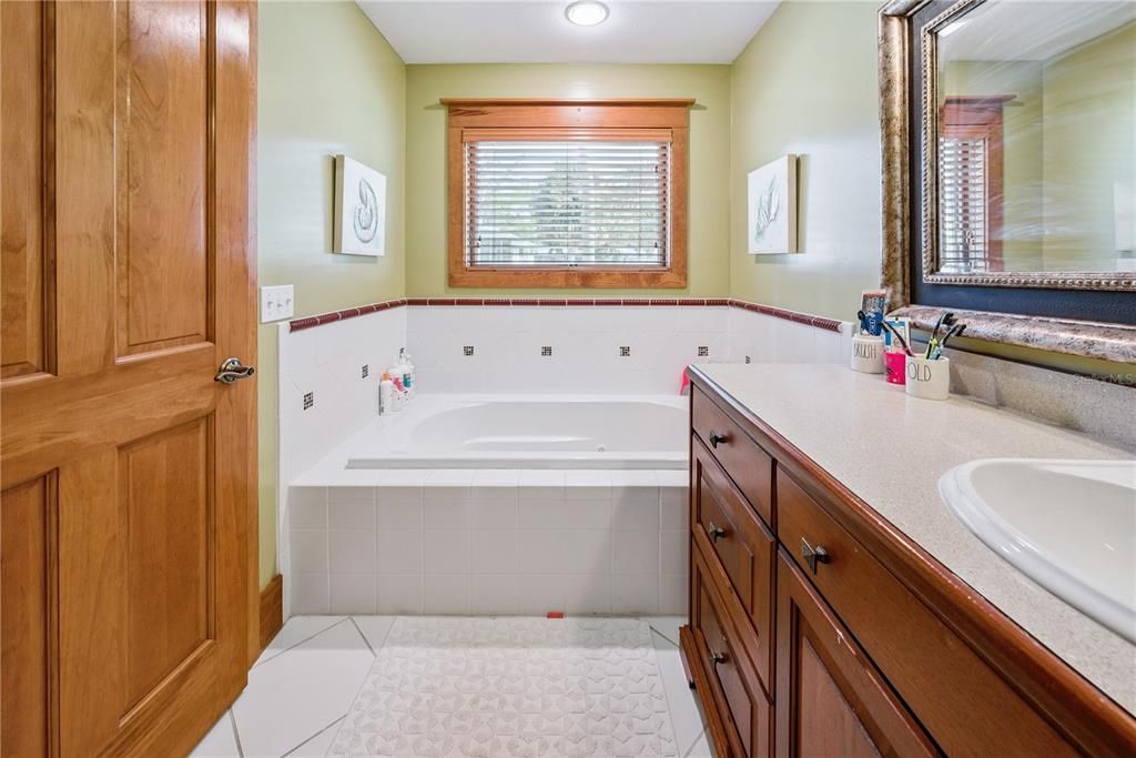 En Venta: $725,000 (2 camas, 2 baños, 1592 Pies cuadrados)