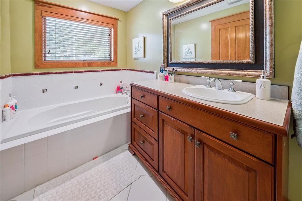 En Venta: $725,000 (2 camas, 2 baños, 1592 Pies cuadrados)