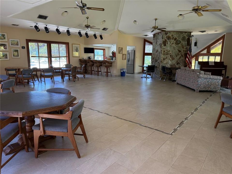 Active With Contract: $3,000 (3 beds, 2 baths, 1474 Square Feet)