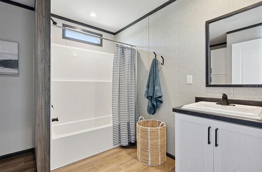 На продажу: $289,900 (3 спален, 2 ванн, 1493 Квадратных фут)