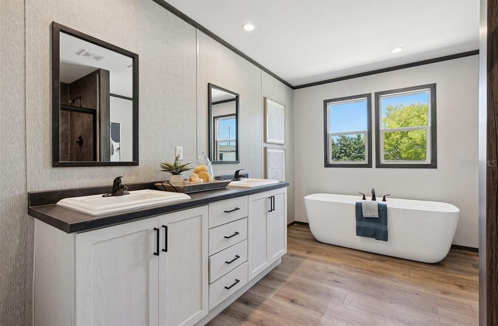 На продажу: $289,900 (3 спален, 2 ванн, 1493 Квадратных фут)