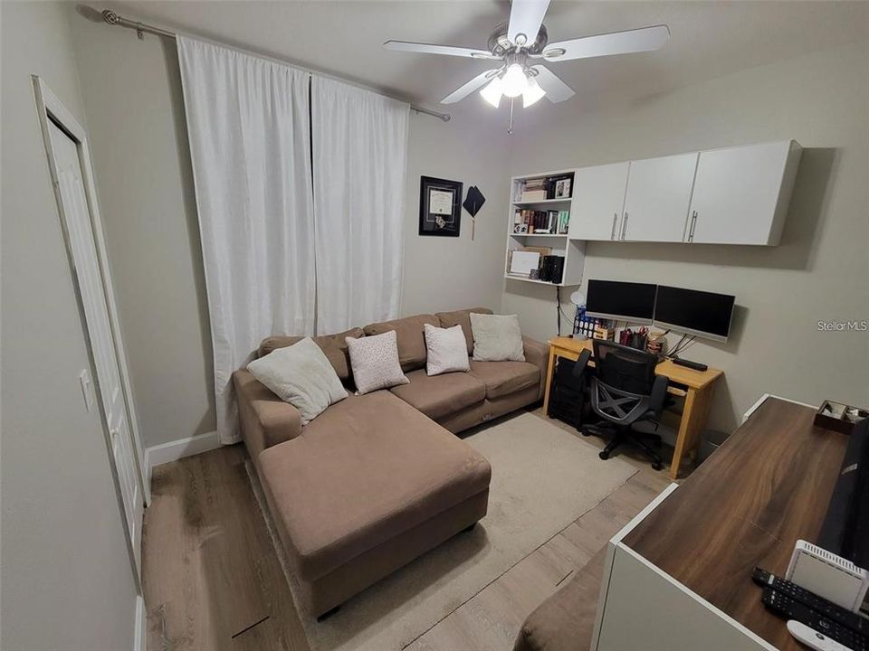 待售: $268,000 (2 贝兹, 2 浴室, 1071 平方英尺)