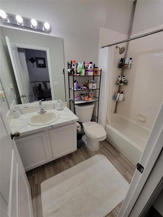 待售: $268,000 (2 贝兹, 2 浴室, 1071 平方英尺)