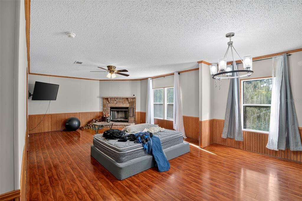 На продажу: $250,000 (4 спален, 2 ванн, 2280 Квадратных фут)