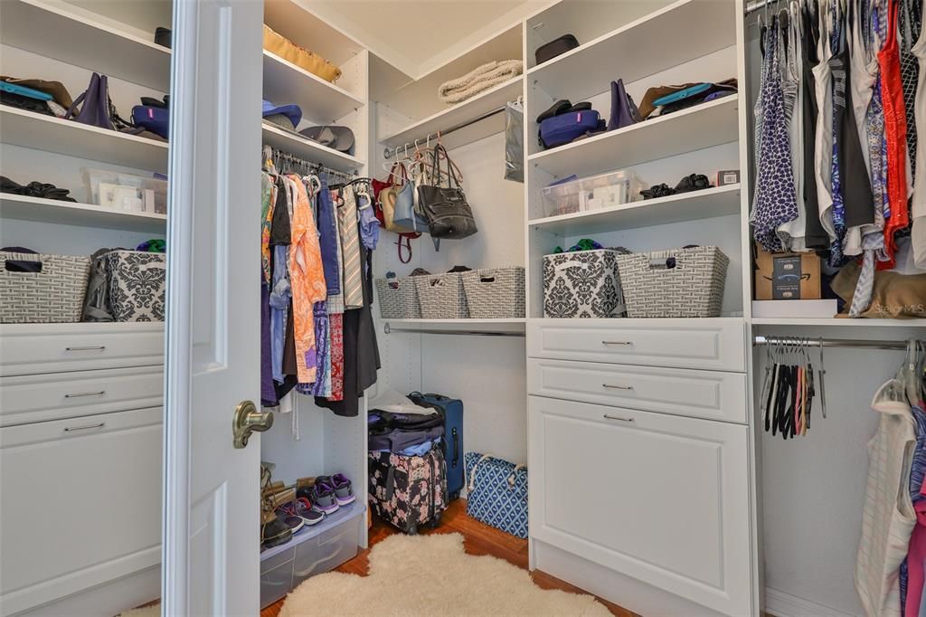 For Sale: $470,000 (3 beds, 2 baths, 2482 Square Feet)