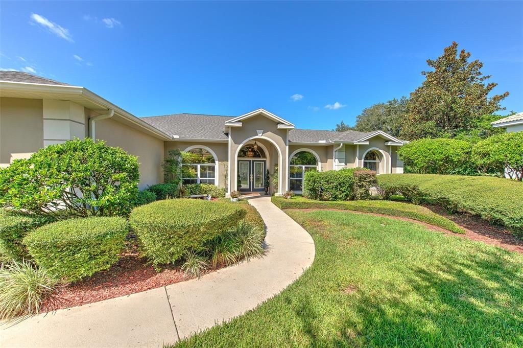 Под контрактом: $799,999 (4 спален, 3 ванн, 2633 Квадратных фут)