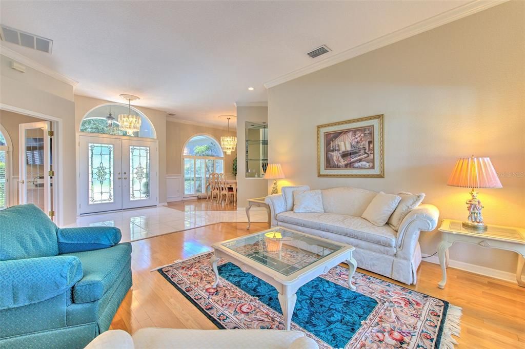 Под контрактом: $799,999 (4 спален, 3 ванн, 2633 Квадратных фут)