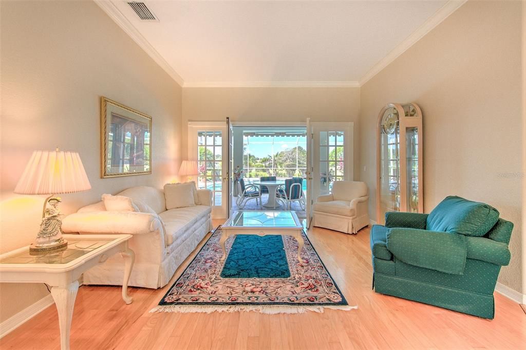 Под контрактом: $799,999 (4 спален, 3 ванн, 2633 Квадратных фут)