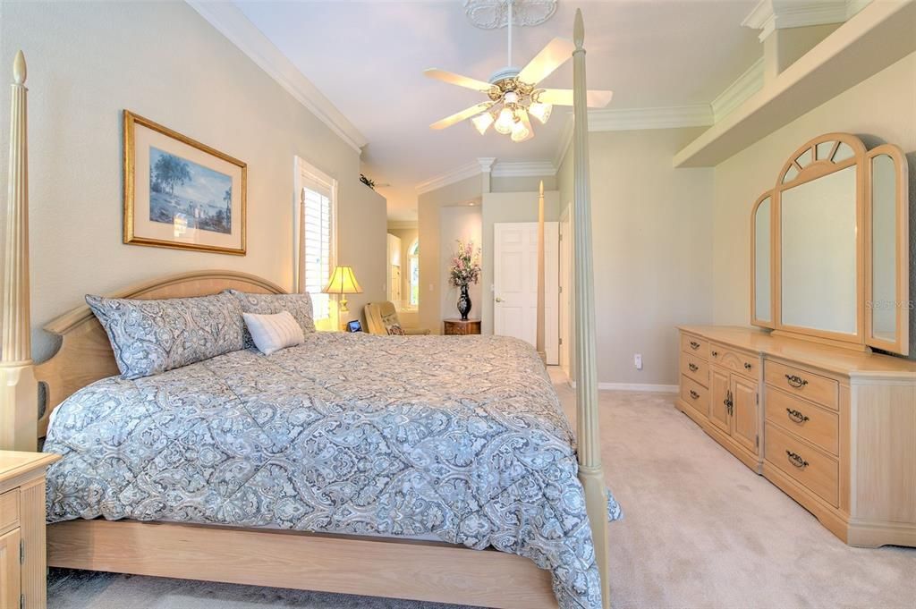 Под контрактом: $799,999 (4 спален, 3 ванн, 2633 Квадратных фут)