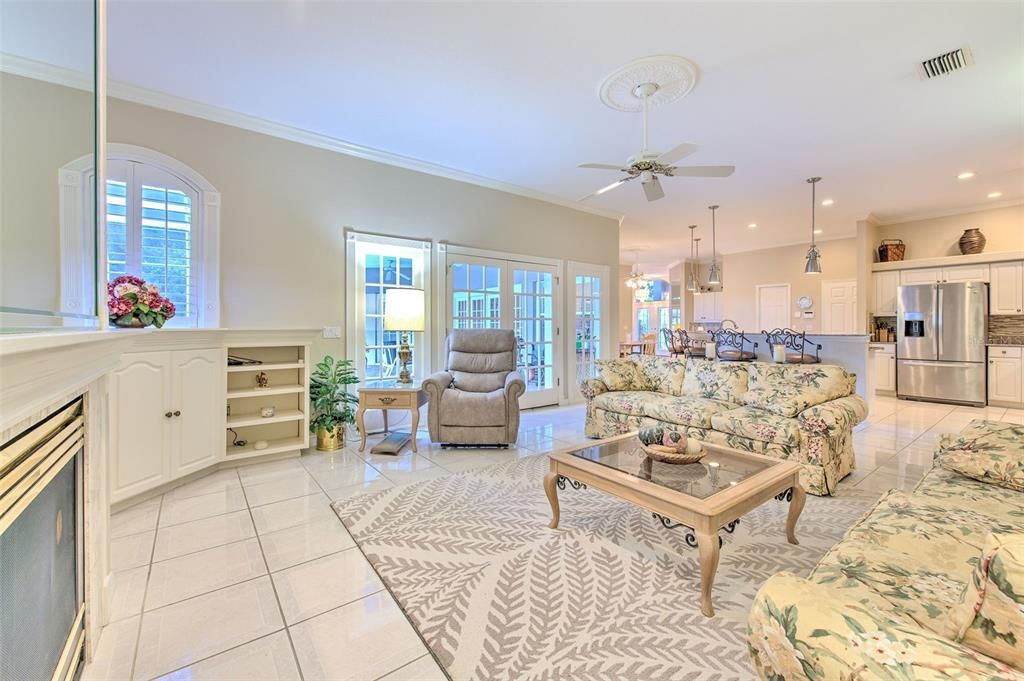 Под контрактом: $799,999 (4 спален, 3 ванн, 2633 Квадратных фут)