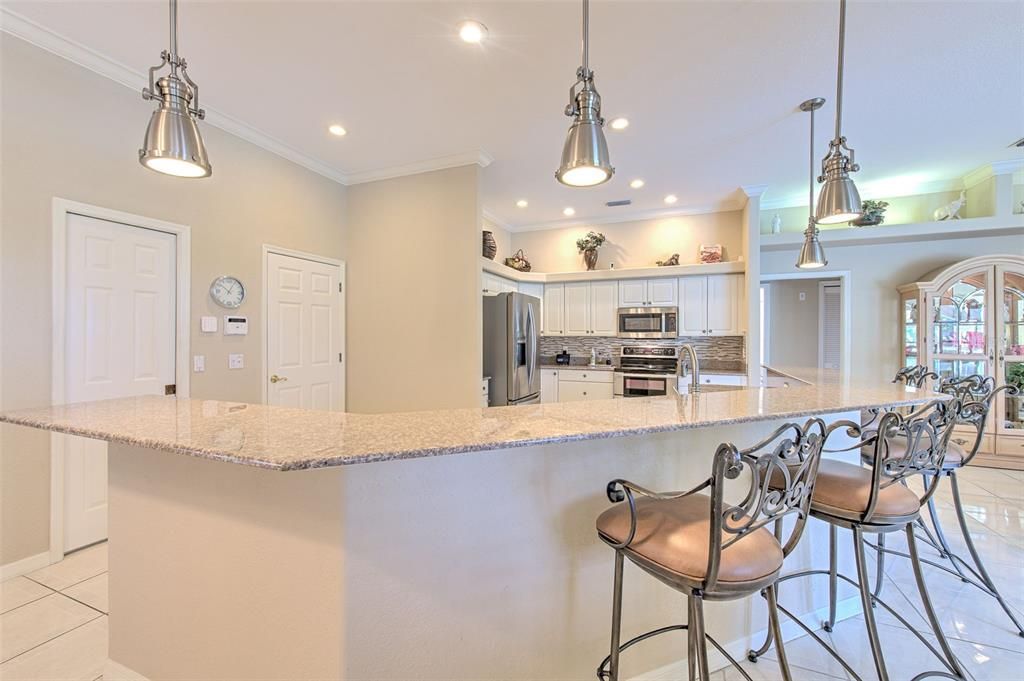 Под контрактом: $799,999 (4 спален, 3 ванн, 2633 Квадратных фут)