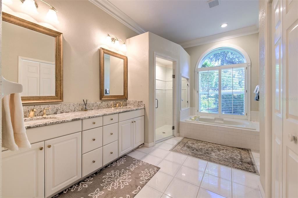 Под контрактом: $799,999 (4 спален, 3 ванн, 2633 Квадратных фут)