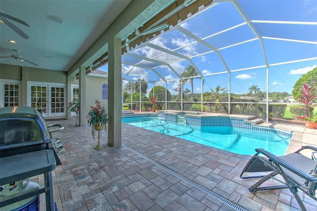 Под контрактом: $799,999 (4 спален, 3 ванн, 2633 Квадратных фут)