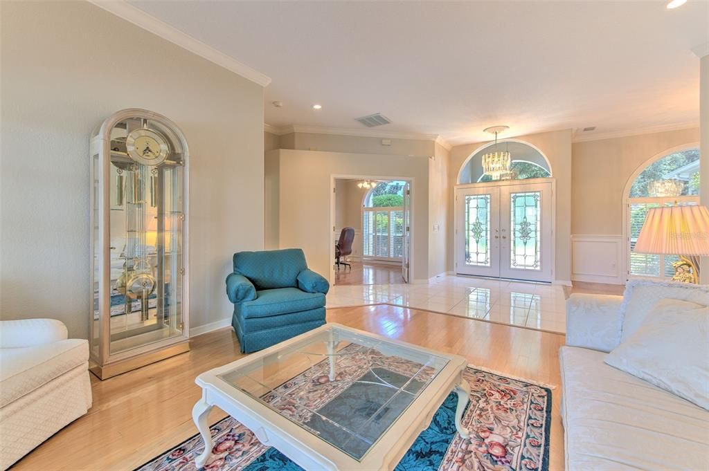 Под контрактом: $799,999 (4 спален, 3 ванн, 2633 Квадратных фут)