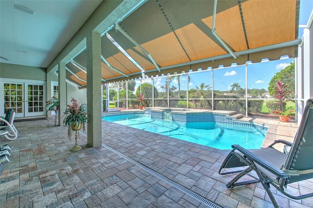 Под контрактом: $799,999 (4 спален, 3 ванн, 2633 Квадратных фут)