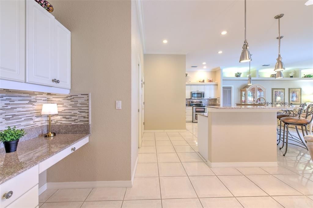 Под контрактом: $799,999 (4 спален, 3 ванн, 2633 Квадратных фут)