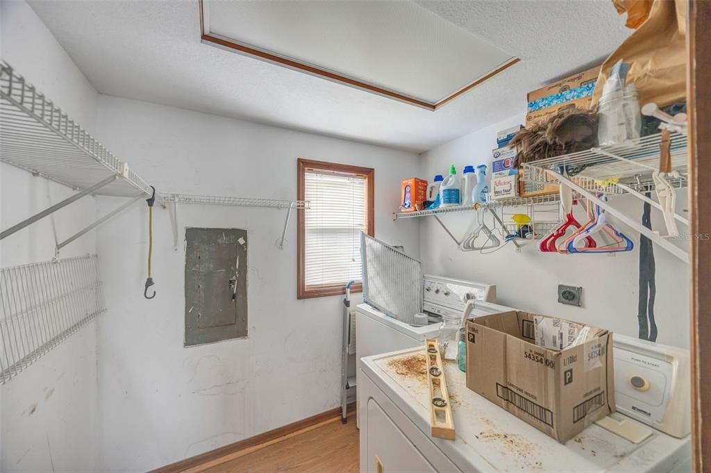 待售: $1,042,830 (2 贝兹, 2 浴室, 1746 平方英尺)