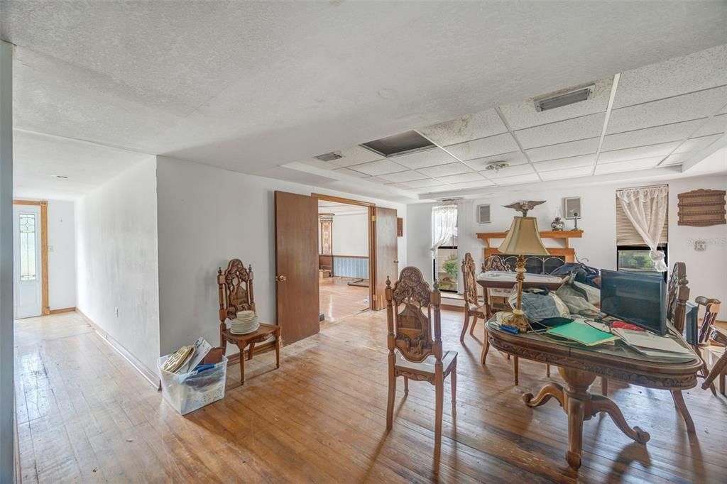 待售: $1,042,830 (2 贝兹, 2 浴室, 1746 平方英尺)