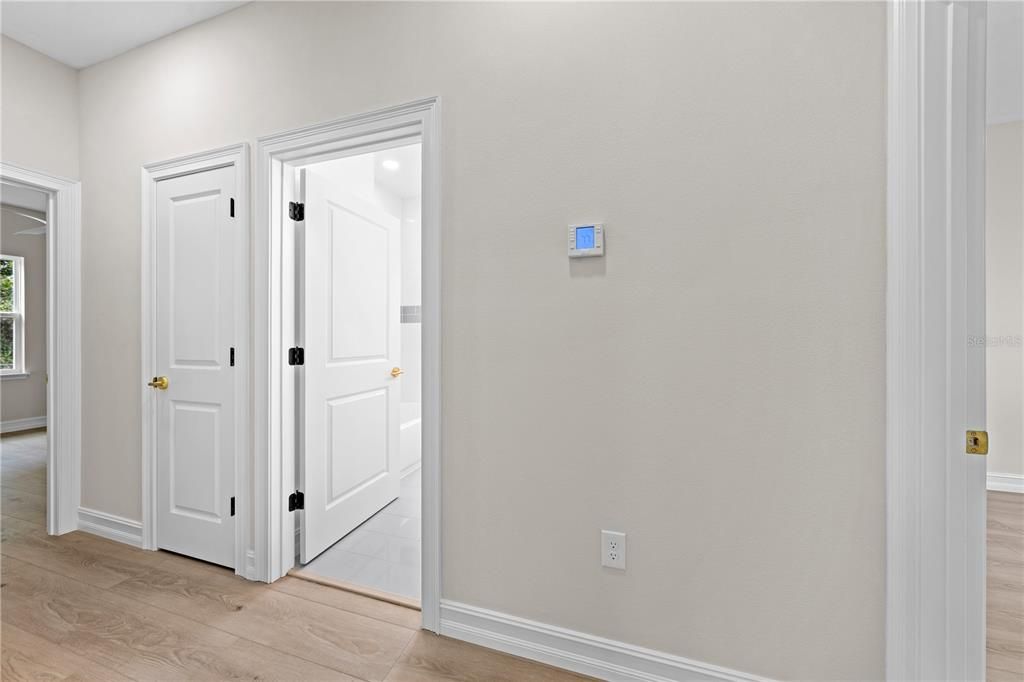 Под контрактом: $455,000 (4 спален, 2 ванн, 2027 Квадратных фут)