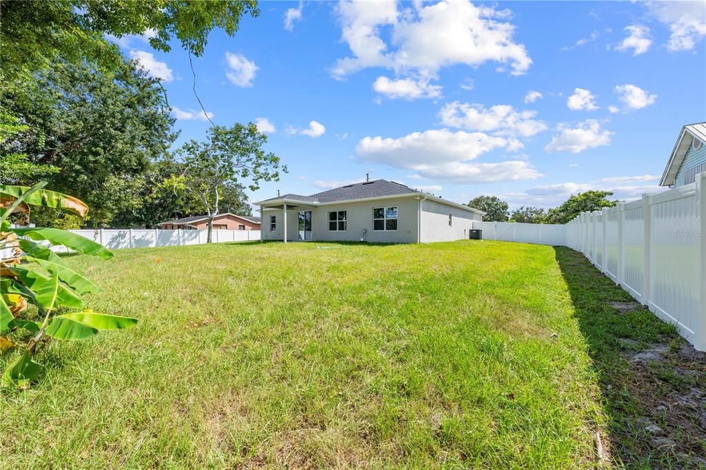 Под контрактом: $455,000 (4 спален, 2 ванн, 2027 Квадратных фут)