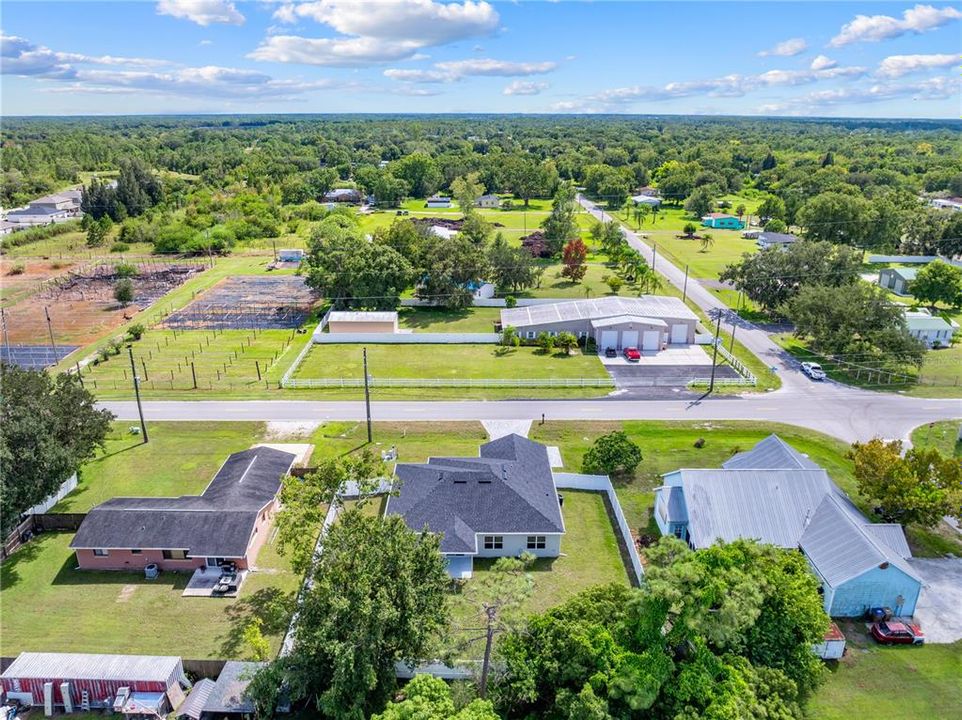 Под контрактом: $455,000 (4 спален, 2 ванн, 2027 Квадратных фут)