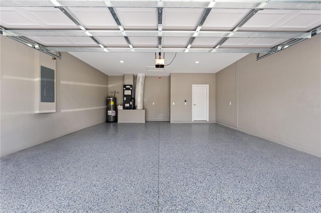 Под контрактом: $455,000 (4 спален, 2 ванн, 2027 Квадратных фут)