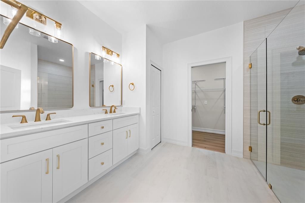 Под контрактом: $455,000 (4 спален, 2 ванн, 2027 Квадратных фут)