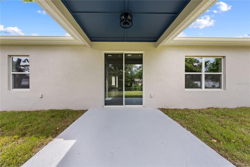 Под контрактом: $455,000 (4 спален, 2 ванн, 2027 Квадратных фут)