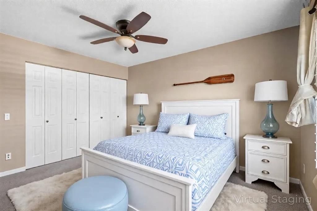 待售: $225,000 (2 贝兹, 1 浴室, 1056 平方英尺)