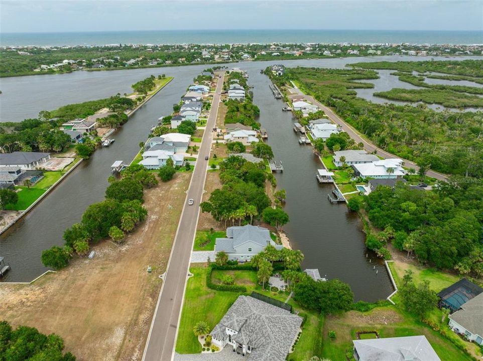 На продажу: $245,000 (0.26 acres)