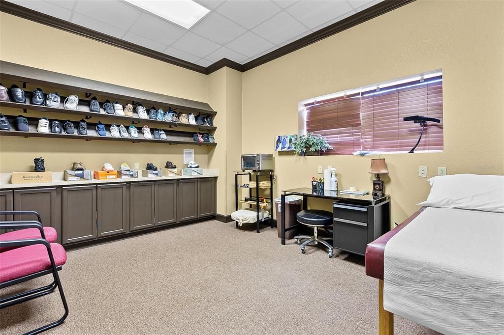 For Sale: $450,000 (0 beds, 0 baths, 2700 Square Feet)