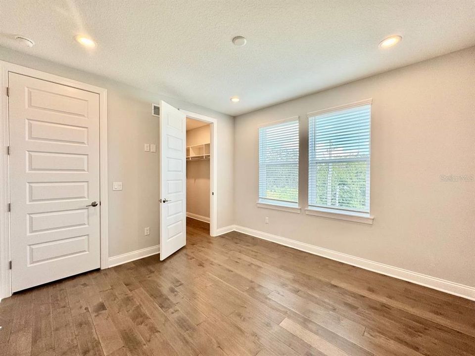 En Renta: $5,200 (3 camas, 3 baños, 2204 Pies cuadrados)