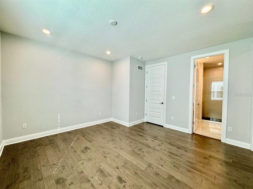 En Renta: $5,200 (3 camas, 3 baños, 2204 Pies cuadrados)